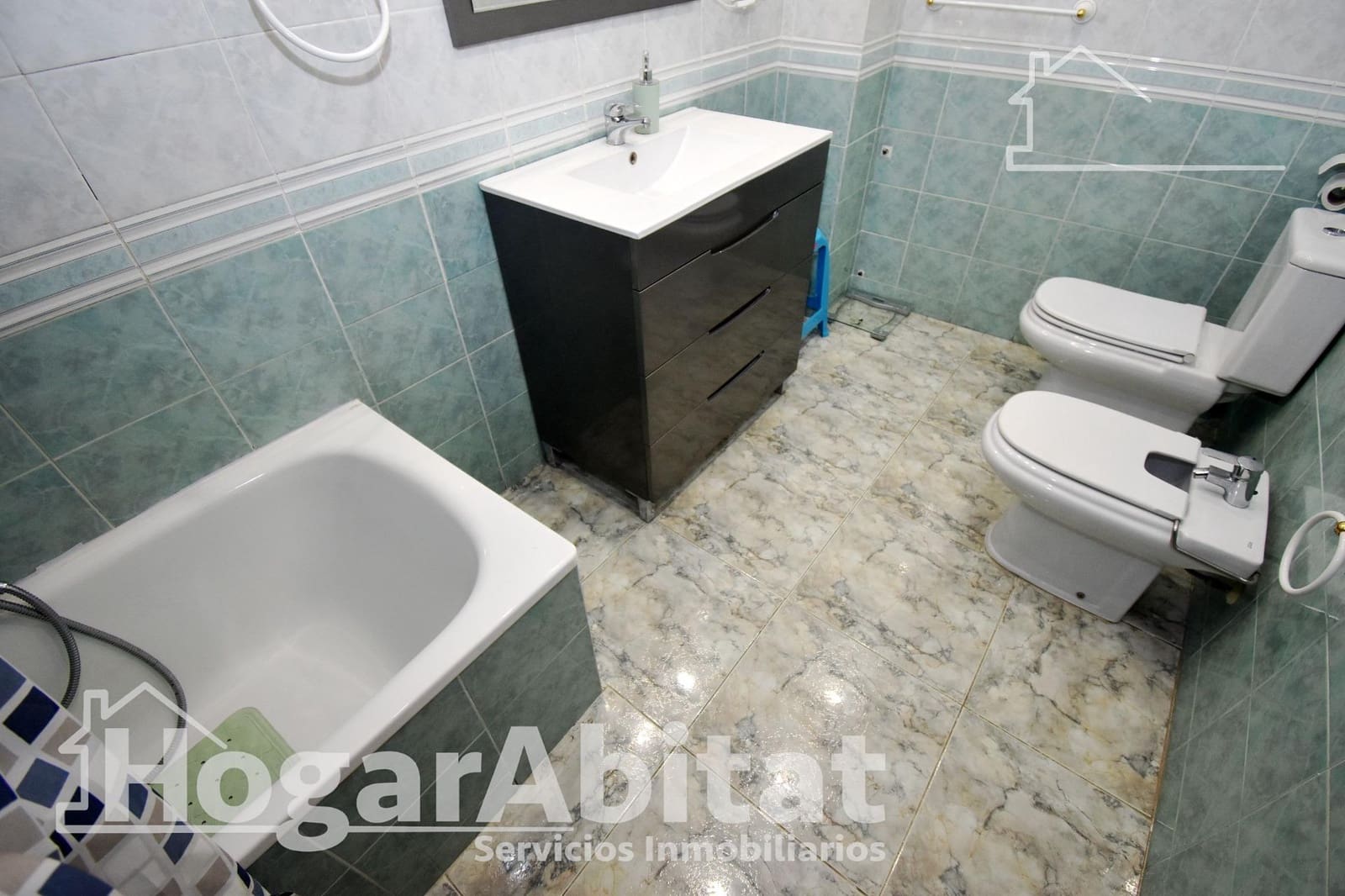 4 bedroom Flat for sale in Castello de la Plana - € 174,000 (Ref: 9548298)