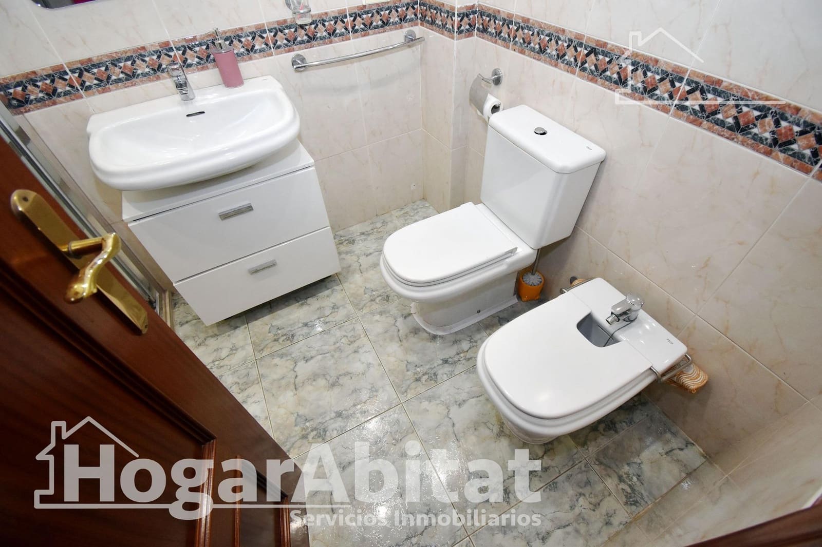 4 bedroom Flat for sale in Castello de la Plana - € 174,000 (Ref: 9548298)