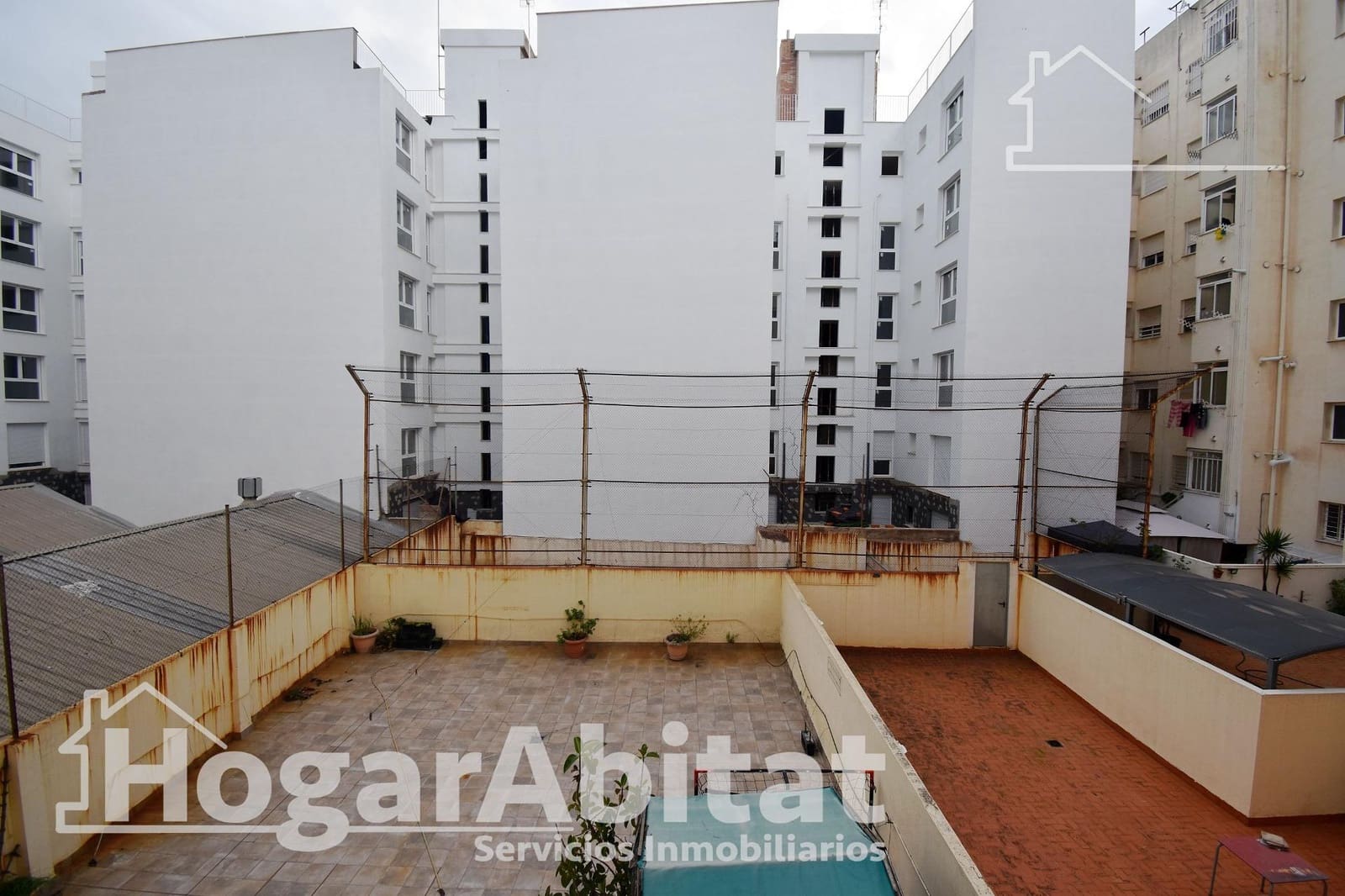 4 bedroom Flat for sale in Castello de la Plana - € 174,000 (Ref: 9548298)