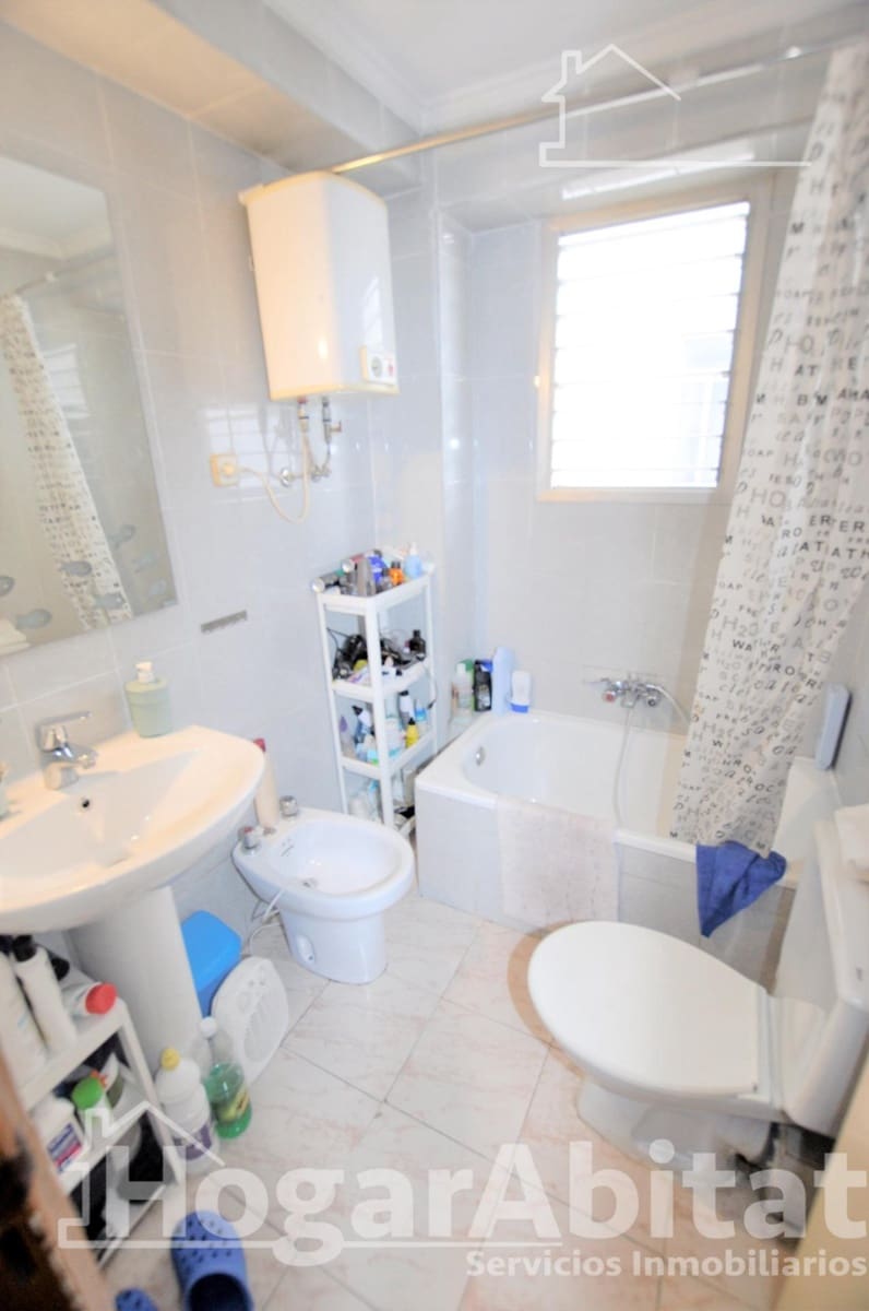 Piso de 3 habitaciones en Xirivella en venta - 160.000 € (Ref: 9561880)