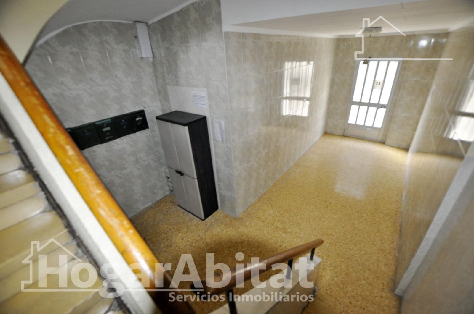 Piso de 3 habitaciones en Xirivella en venta - 160.000 € (Ref: 9561880)
