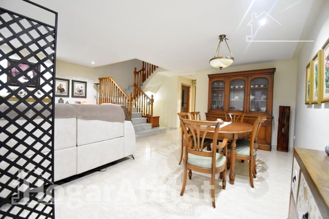 4 sypialnia Dom szeregowy na sprzedaż w Real de Gandía z garażem - 320 000 € (Ref: 9571248)