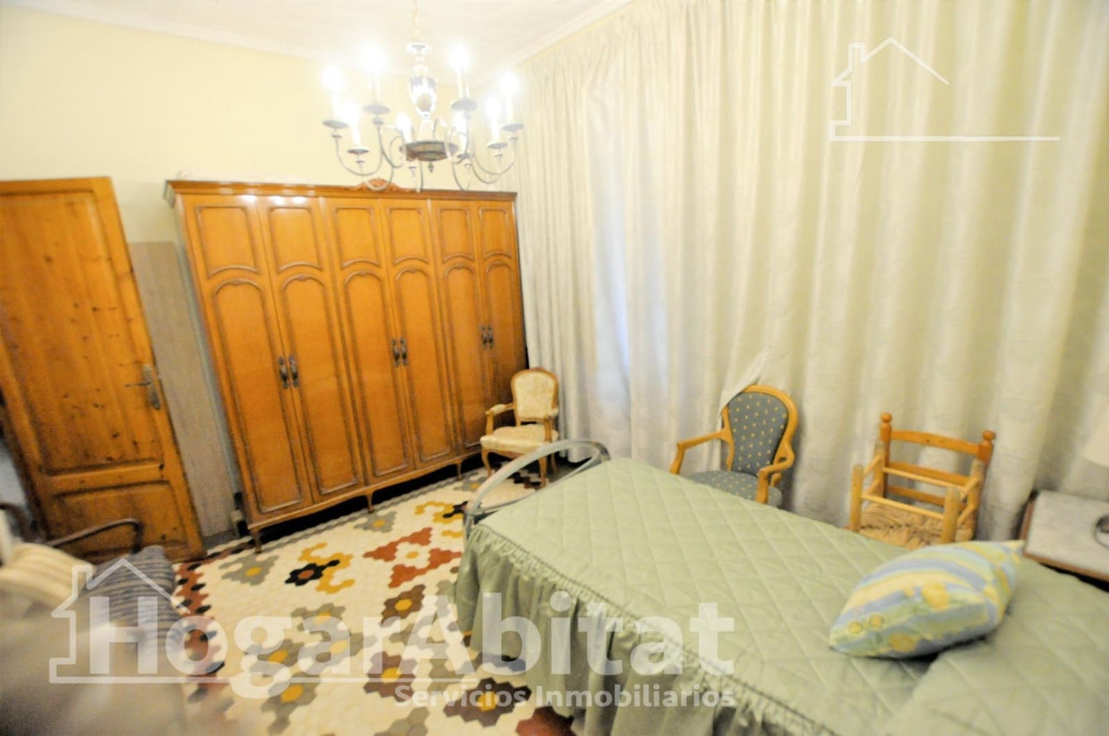 4 slaapkamer Flat te koop in Valencia stad - € 250.000 (Ref: 9574667)