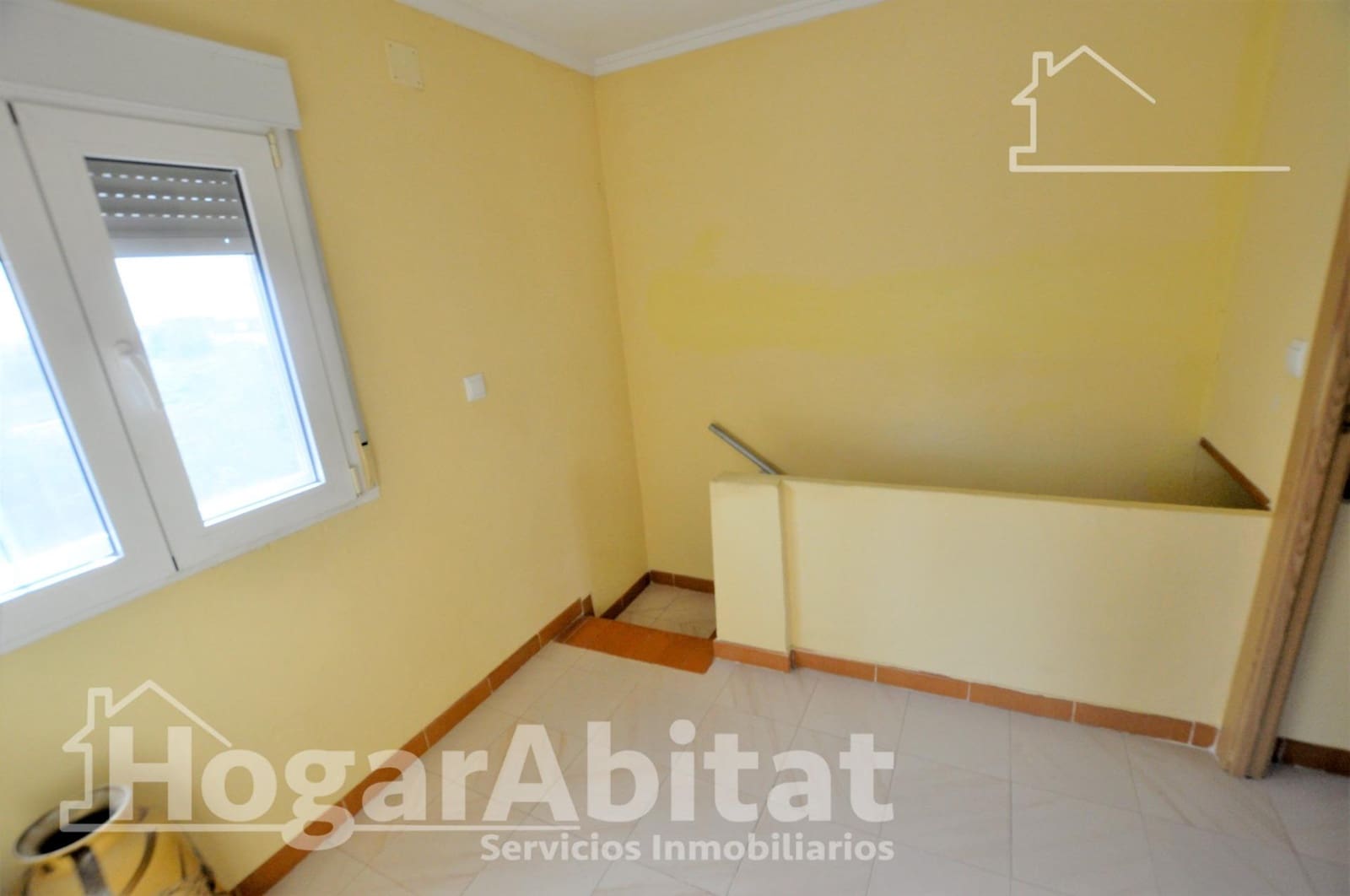 4 bedroom Villa for sale in Museros with garage - € 200,000 (Ref: 9574674)