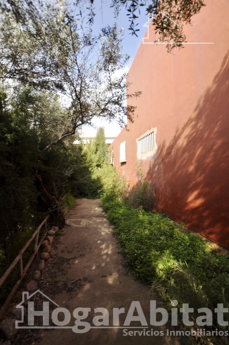 4 bedroom Villa for sale in Museros with garage - € 200,000 (Ref: 9574674)