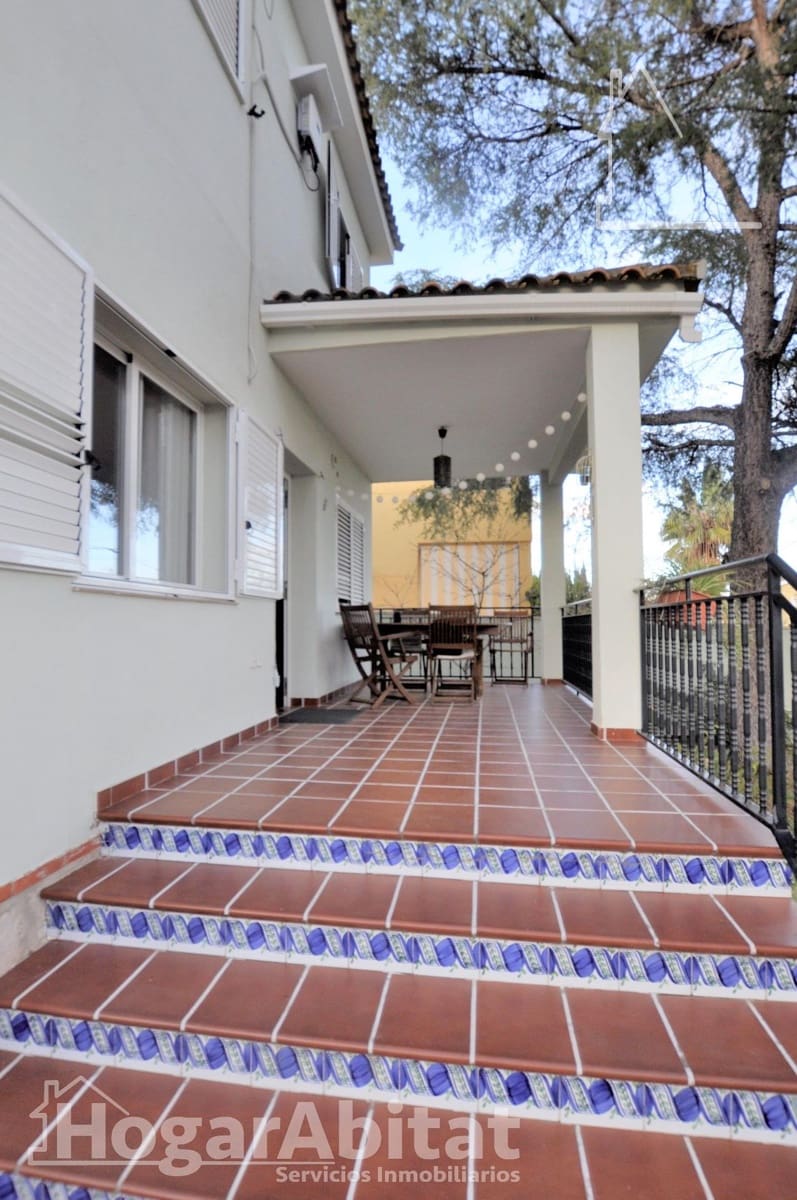 5 bedroom Villa for sale in Riba-roja de Turia with pool garage - € 495,000 (Ref: 9574675)