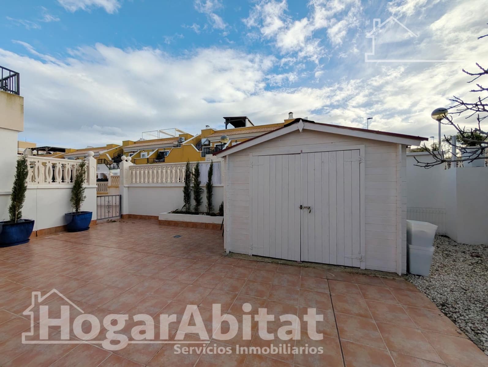 3 soveværelse Lejlighed til salg i Arenales del Sol med swimmingpool garage - € 360.000 (Ref: 9574681)