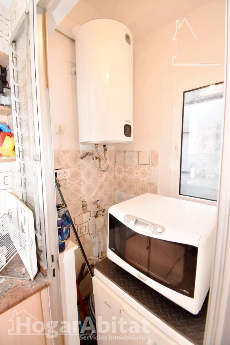 4 bedroom Flat for sale in Alginet with garage - € 125,000 (Ref: 9583576)