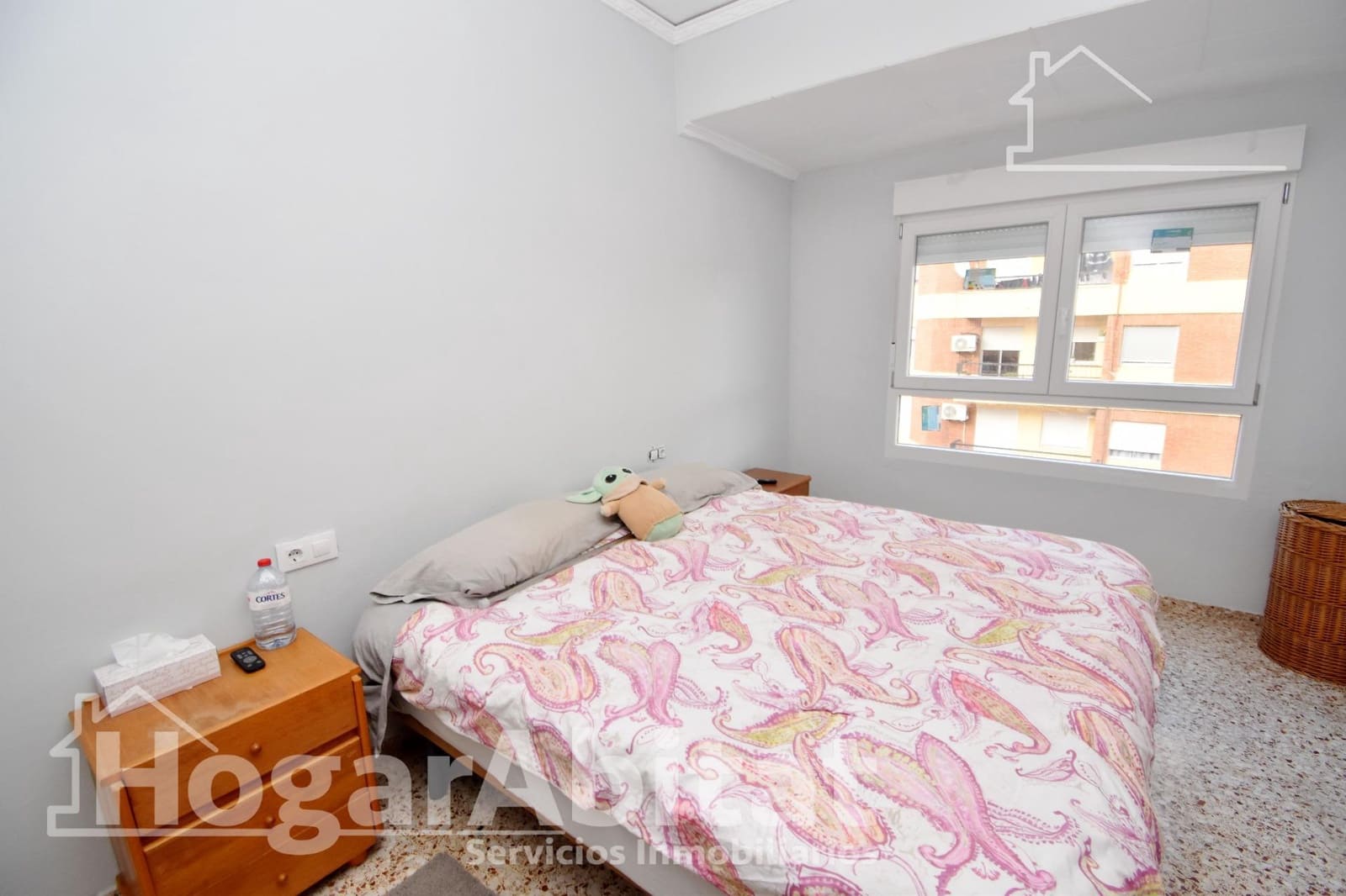 4 bedroom Flat for sale in Alginet with garage - € 125,000 (Ref: 9583576)