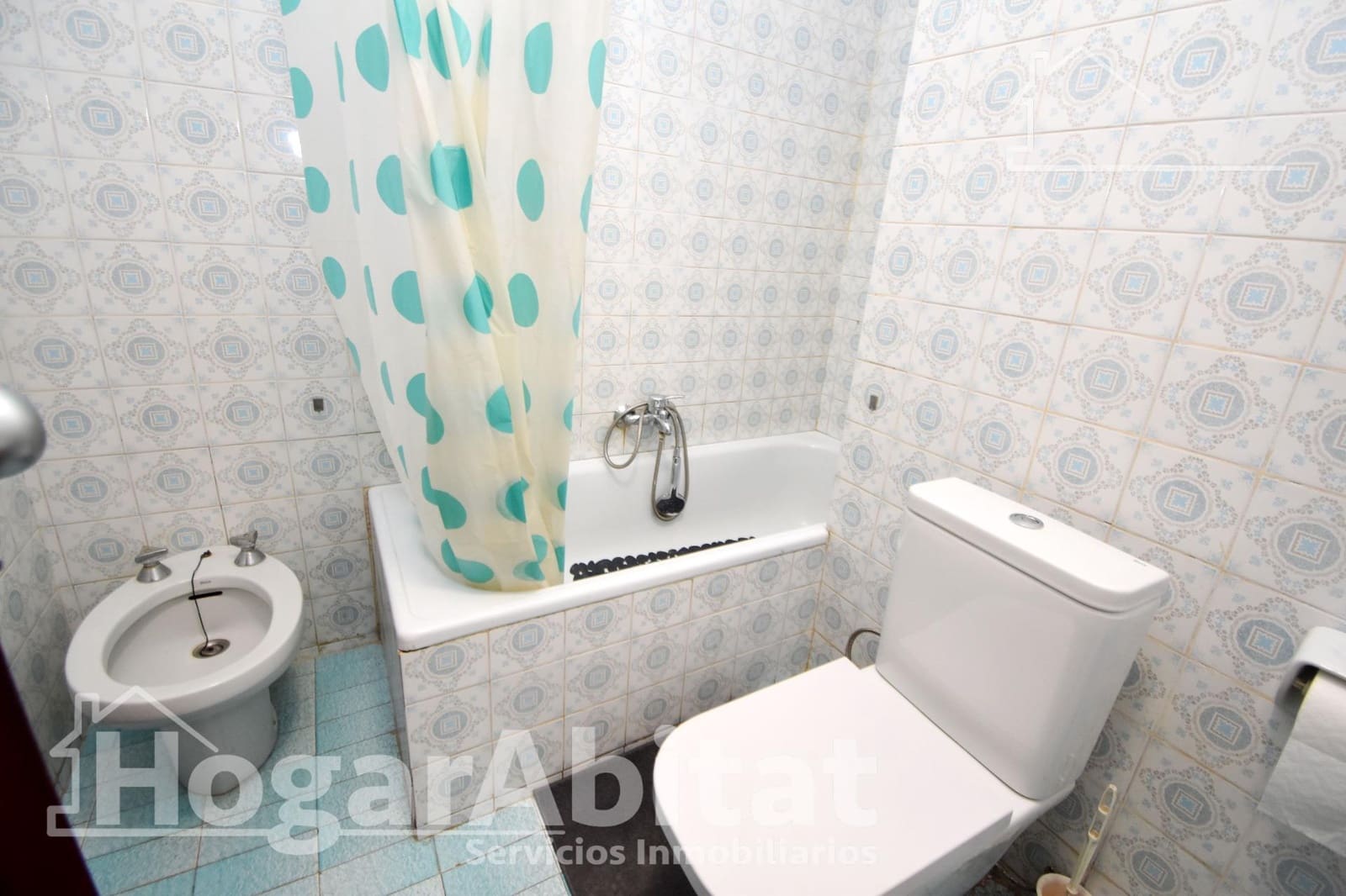 4 bedroom Flat for sale in Alginet with garage - € 125,000 (Ref: 9583576)