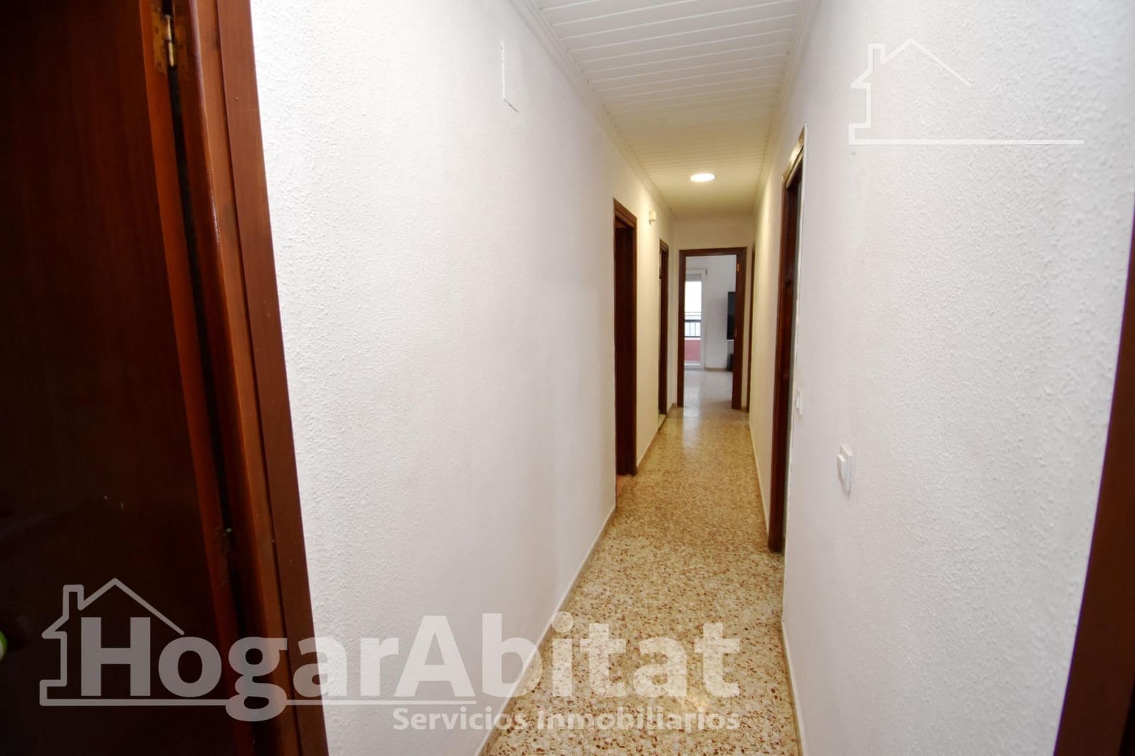 4 bedroom Flat for sale in Alginet with garage - € 125,000 (Ref: 9583576)
