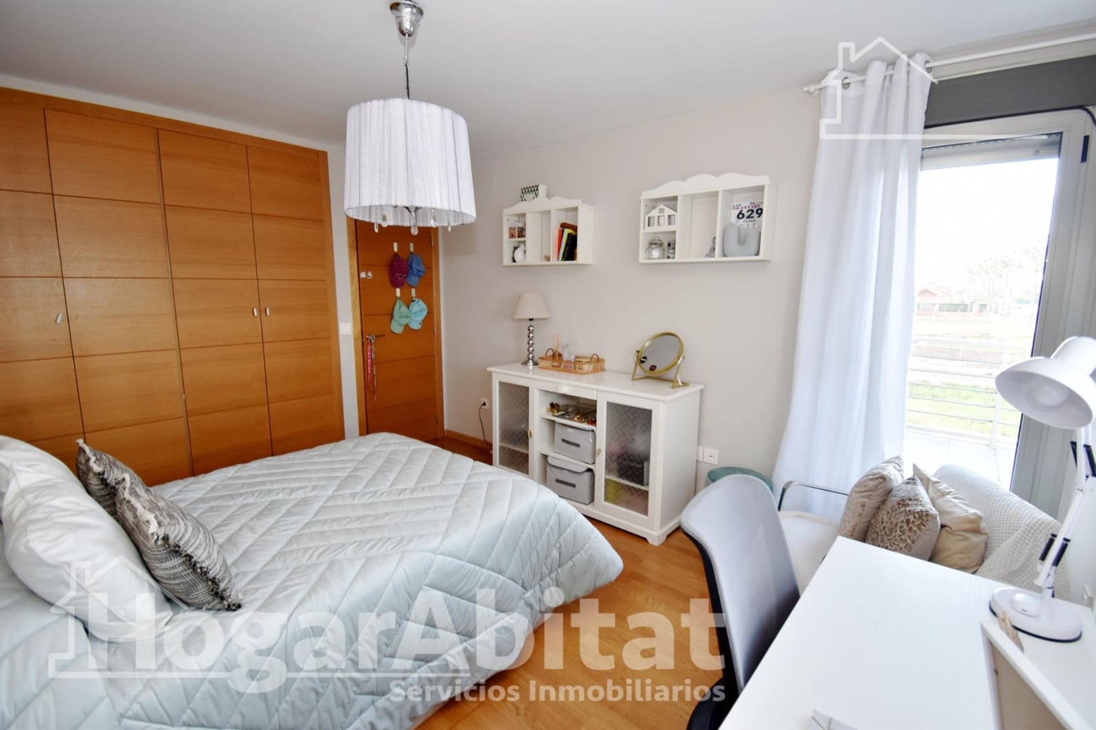 4 makuuhuone Rivitalo myytävänä paikassa Burriana / Borriana mukana uima-altaan 
autotalli - 450 000 € (Ref: 9586569)