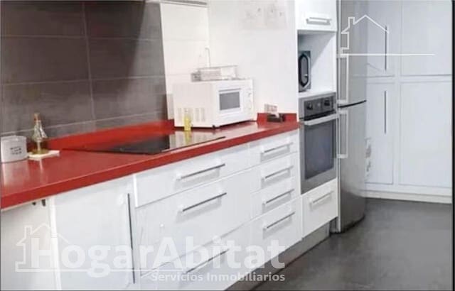 4 makuuhuone Rivitalo myytävänä paikassa Polinyà de Xúquer mukana 
autotalli - 225 000 € (Ref: 9586570)