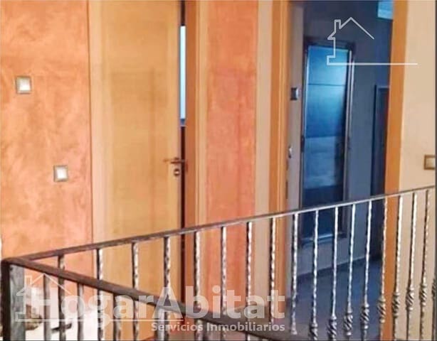 4 makuuhuone Rivitalo myytävänä paikassa Polinyà de Xúquer mukana 
autotalli - 225 000 € (Ref: 9586570)