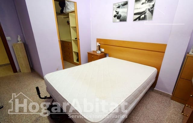 Piso de 3 habitaciones en Cheste en venta - 110.000 € (Ref: 9586572)