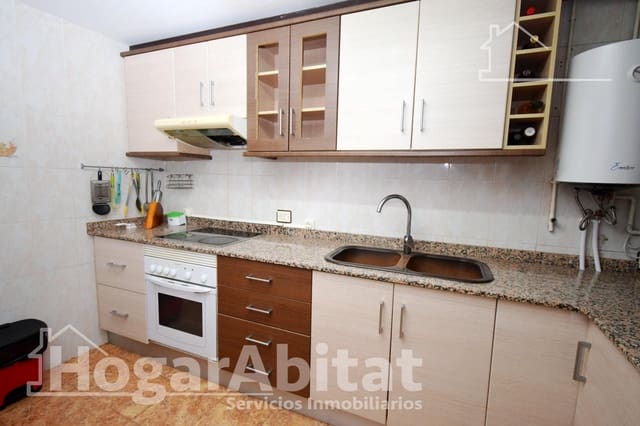 Piso de 3 habitaciones en Cheste en venta - 110.000 € (Ref: 9586572)