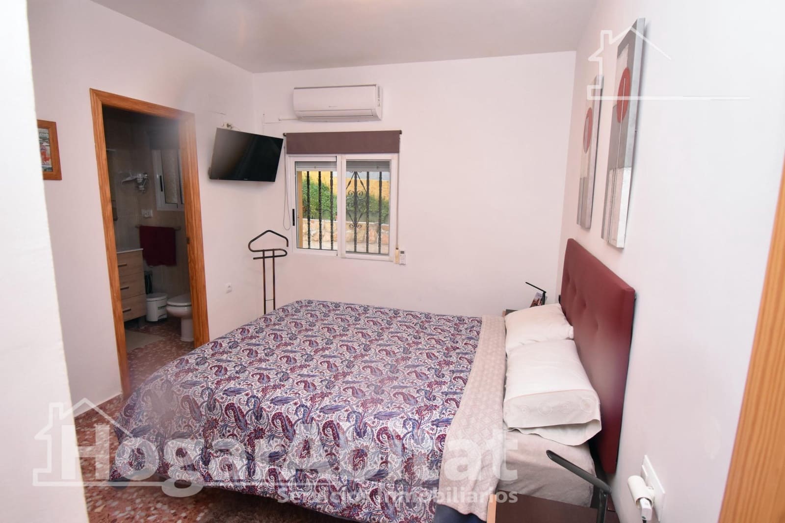 4 bedroom Villa for sale in Godelleta with pool - € 260,000 (Ref: 9591375)