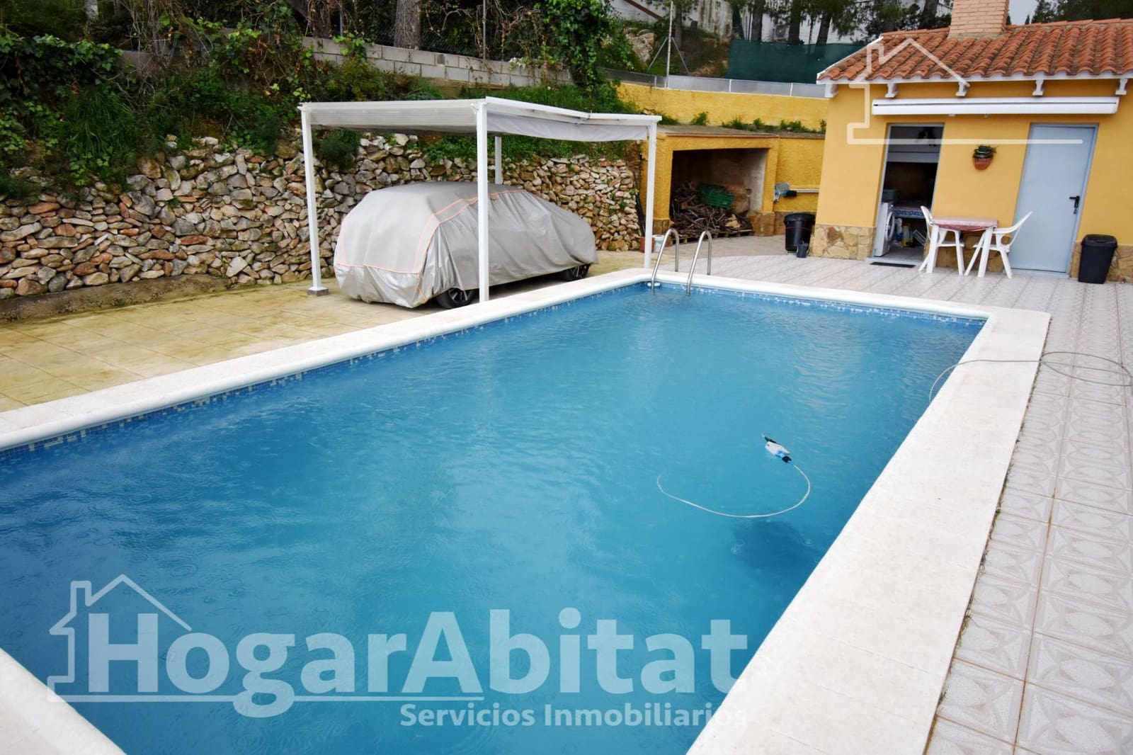 4 bedroom Villa for sale in Godelleta with pool - € 260,000 (Ref: 9591375)