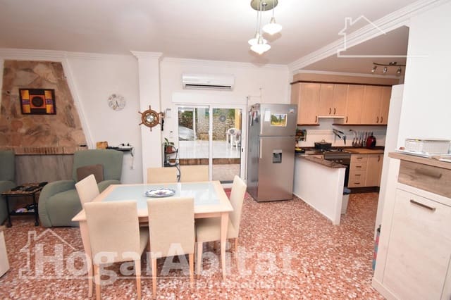 4 sovrum Villa till salu i Godelleta med pool - 260 000 € (Ref: 9591375)