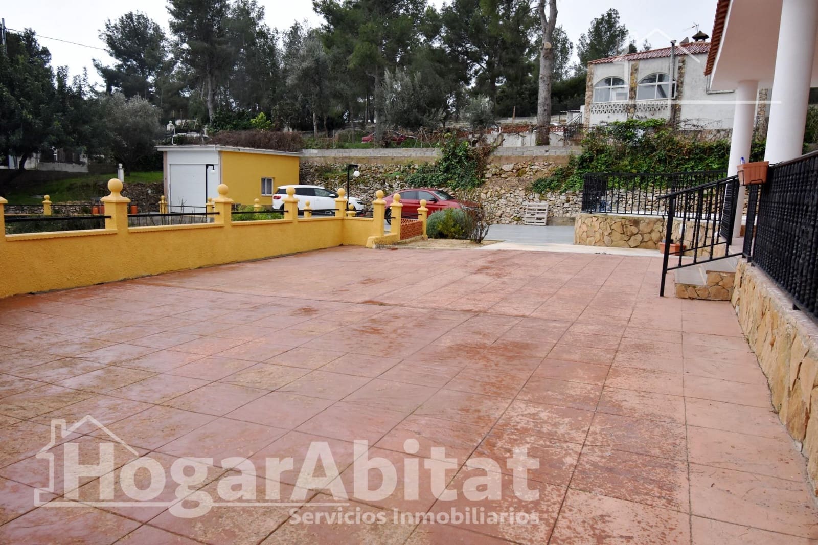 4 bedroom Villa for sale in Godelleta with pool - € 260,000 (Ref: 9591375)