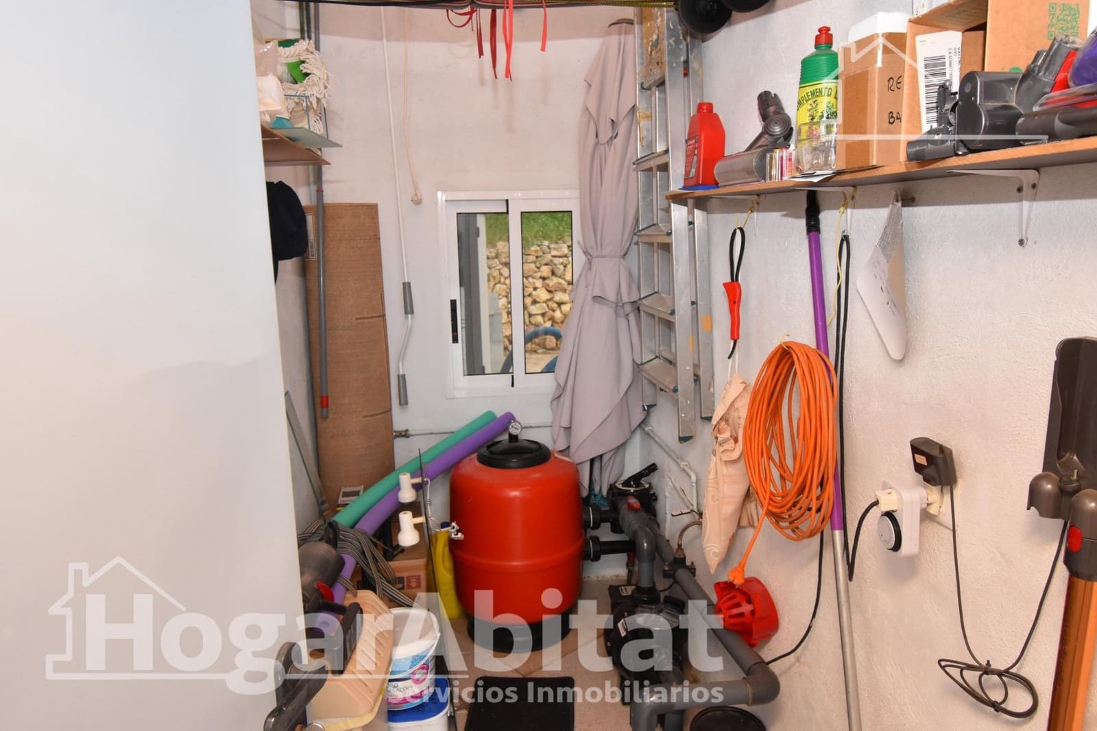 4 bedroom Villa for sale in Godelleta with pool - € 260,000 (Ref: 9591375)