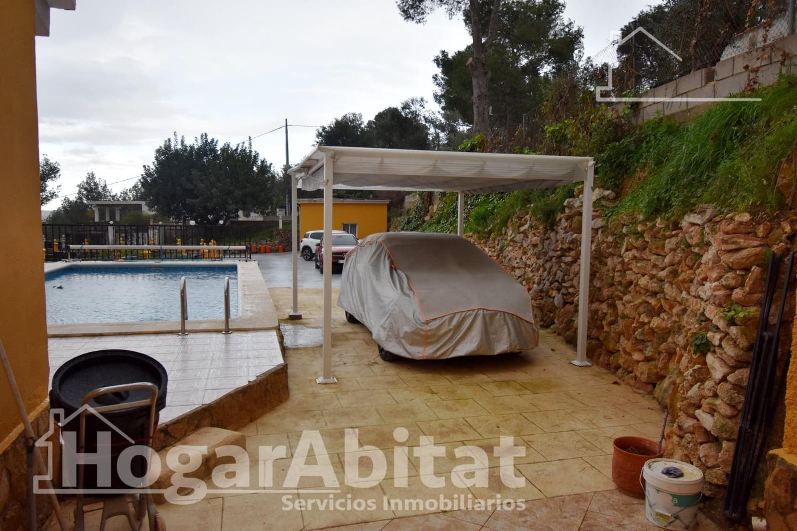 4 bedroom Villa for sale in Godelleta with pool - € 260,000 (Ref: 9591375)