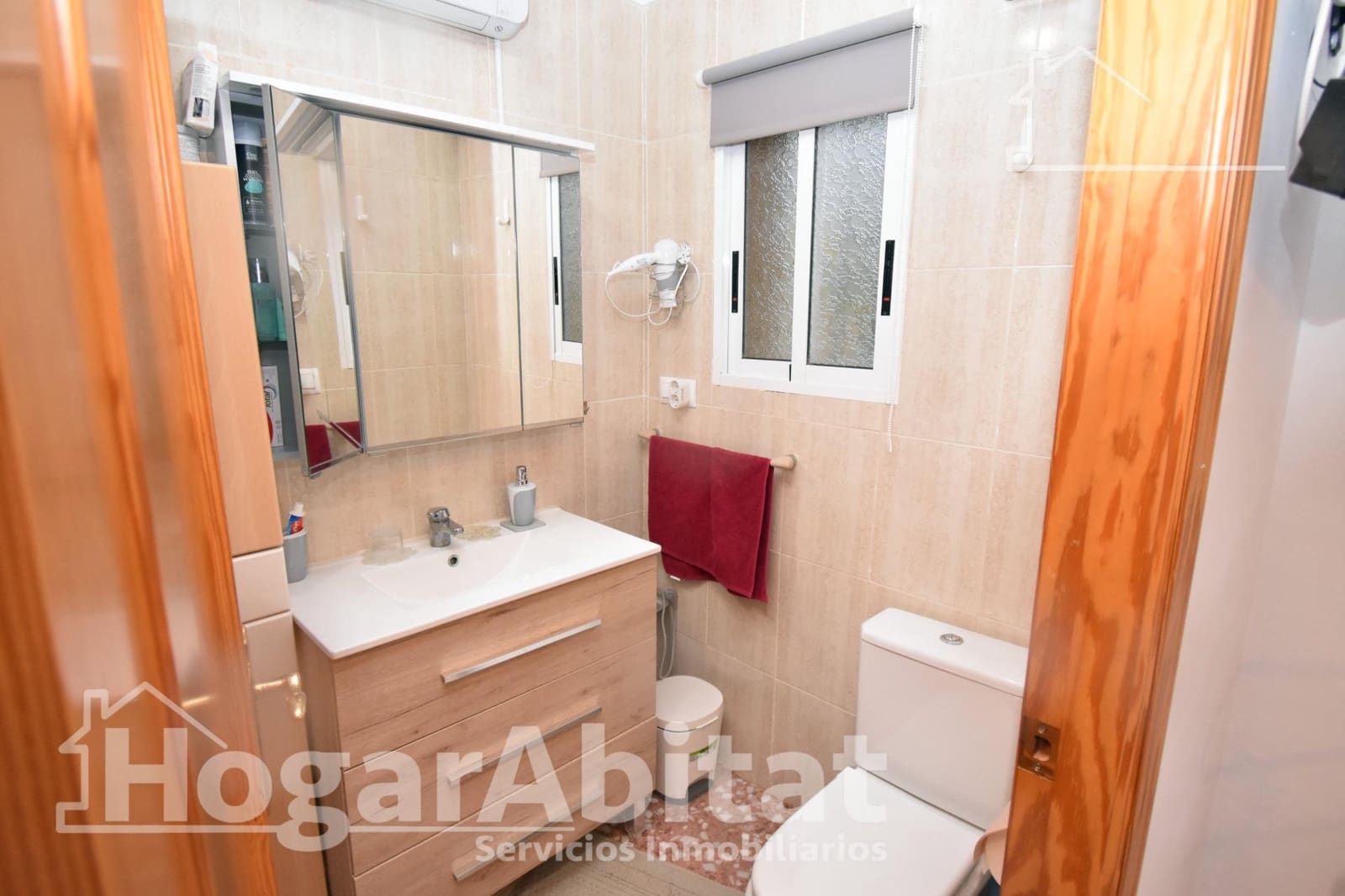 4 bedroom Villa for sale in Godelleta with pool - € 260,000 (Ref: 9591375)