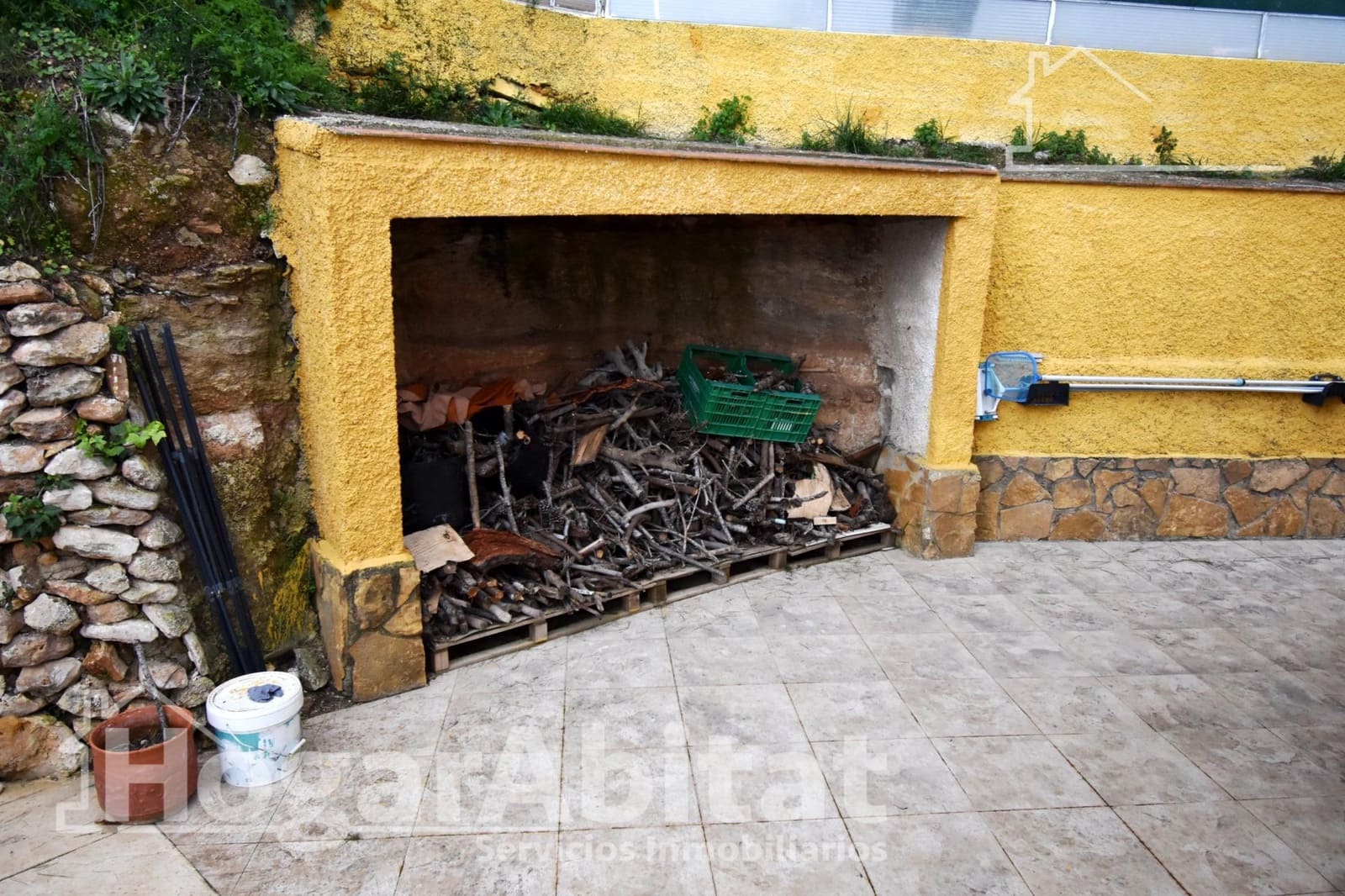 4 bedroom Villa for sale in Godelleta with pool - € 260,000 (Ref: 9591375)