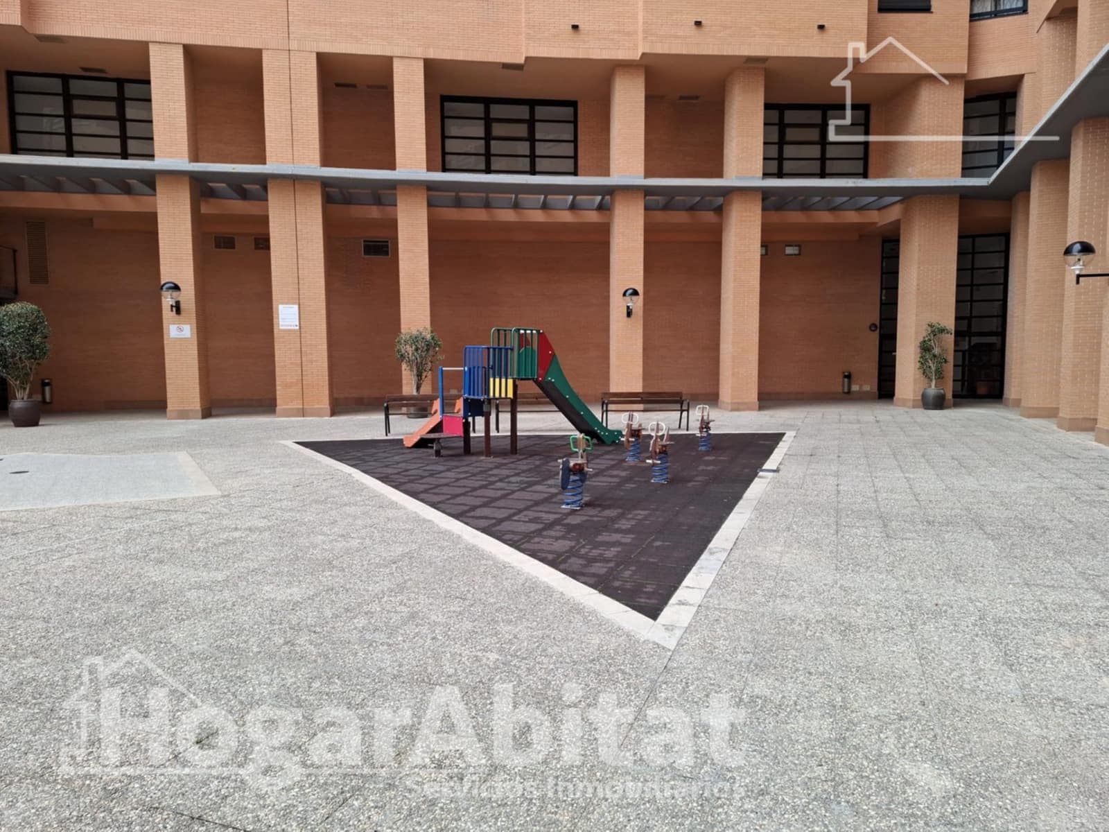 3 sovrum Lägenhet till salu i Alicante stad med pool garage - 369 000 € (Ref: 9591377)