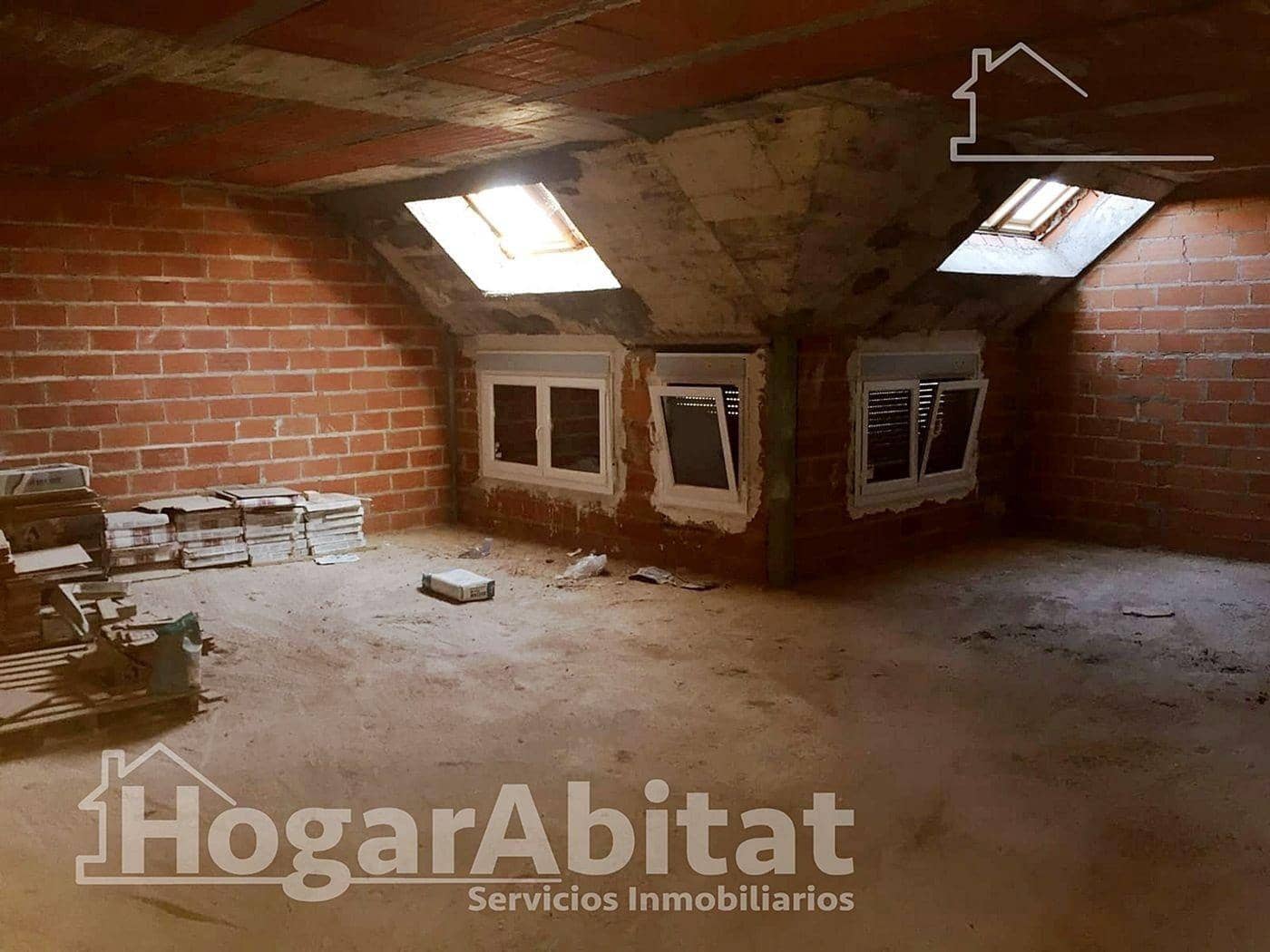 12 bedroom Apartment for sale in Villarejo de Fuentes - € 400,000 (Ref: 9592150)