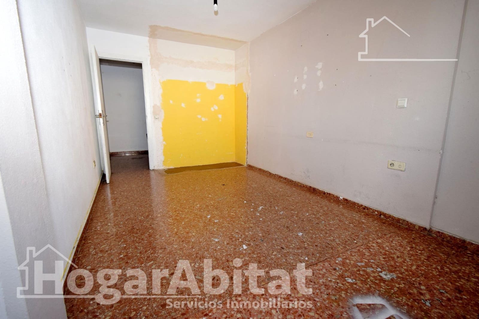 3 bedroom Flat for sale in Valencia city with garage - € 280,000 (Ref: 9596205)