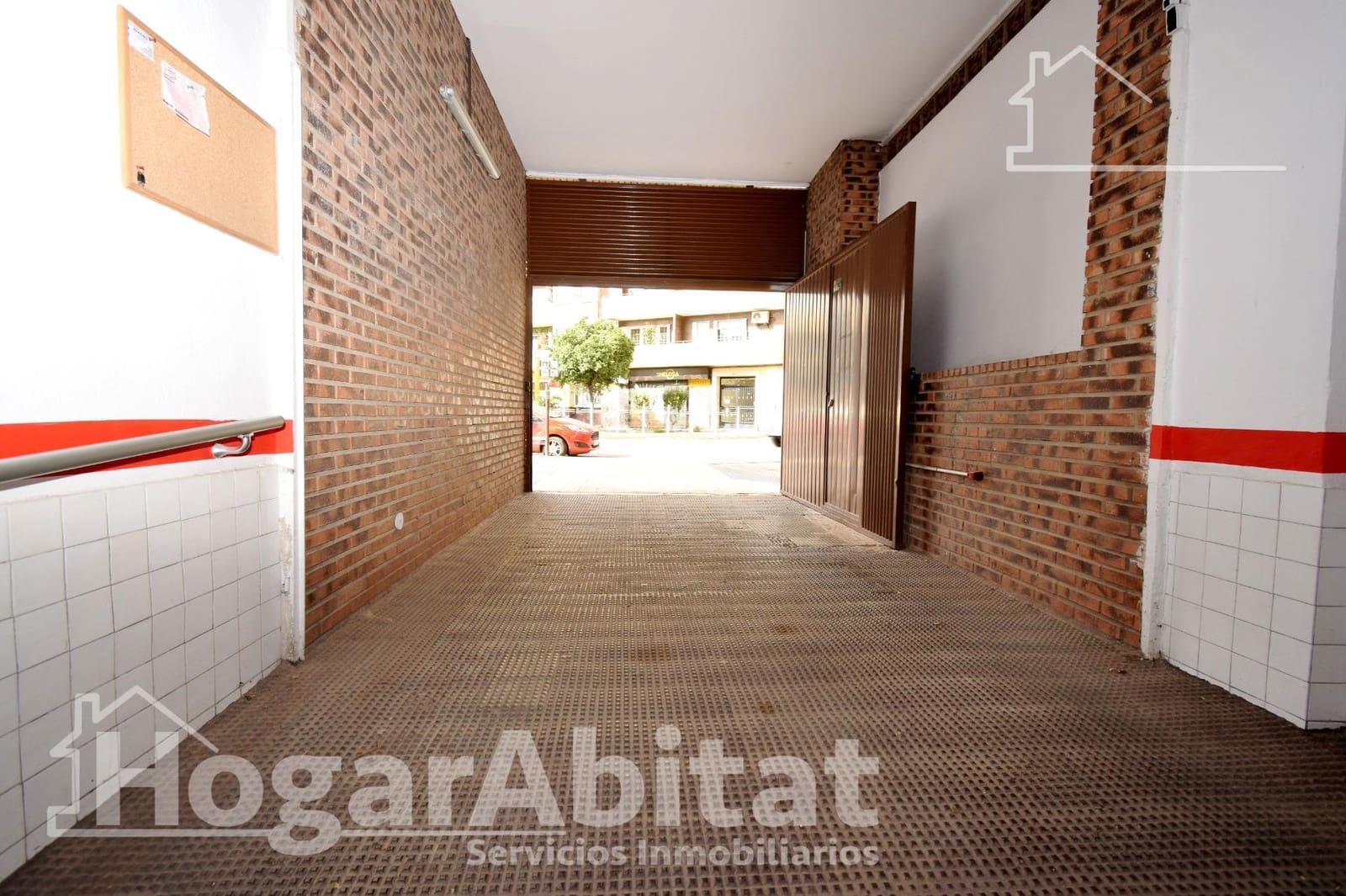 3 bedroom Flat for sale in Valencia city with garage - € 280,000 (Ref: 9596205)