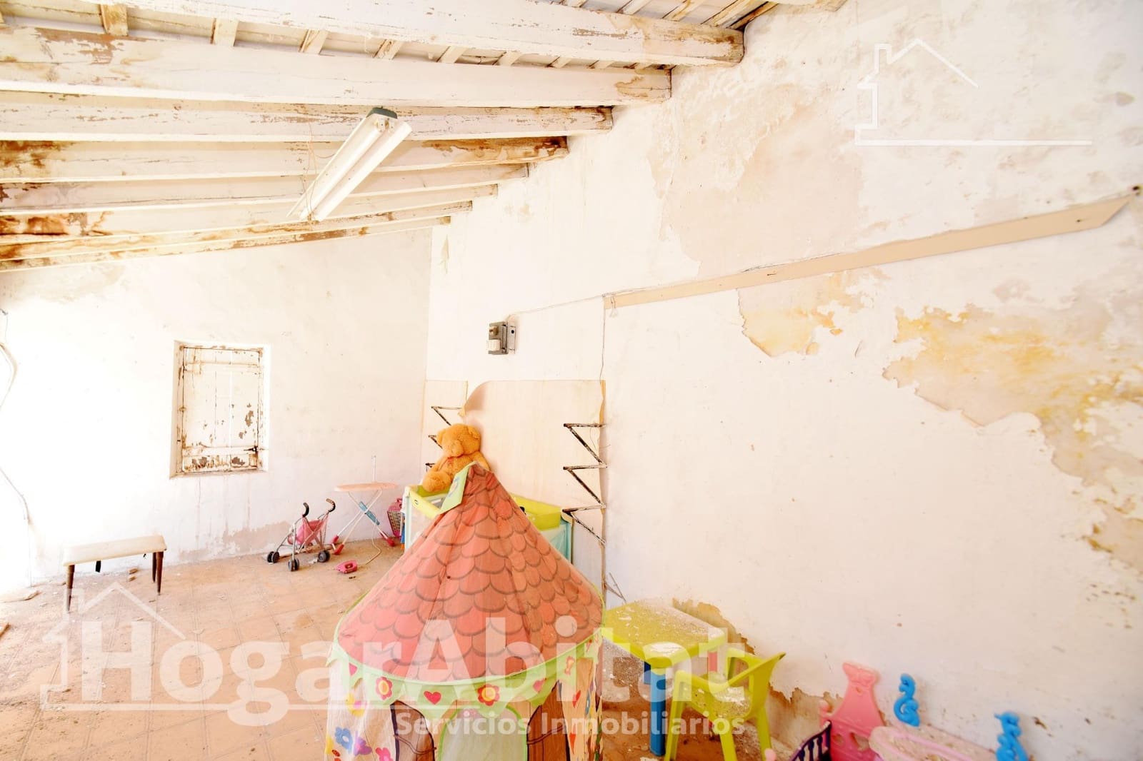 4 slaapkamer Huis te koop in La Vall d'Uixo met garage - € 80.000 (Ref: 9596228)