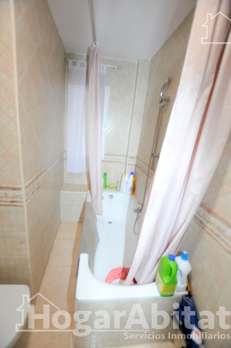 4 makuuhuone Asunto myytävänä paikassa Valencia kaupunki - 375 000 € (Ref: 9599591)