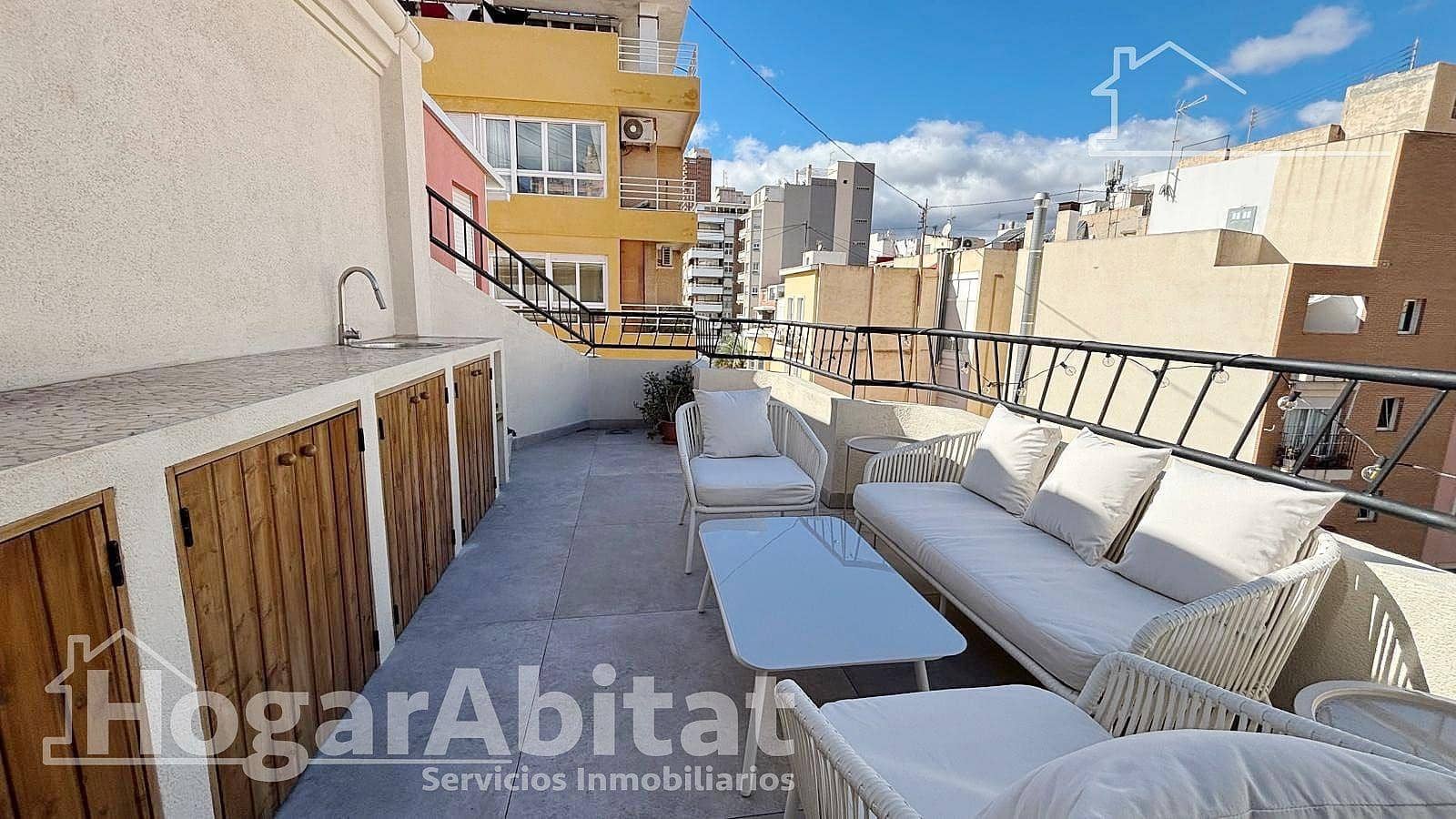 2 makuuhuone Kattohuoneisto myytävänä paikassa Alicante kaupunki - 590 000 € (Ref: 9599595)
