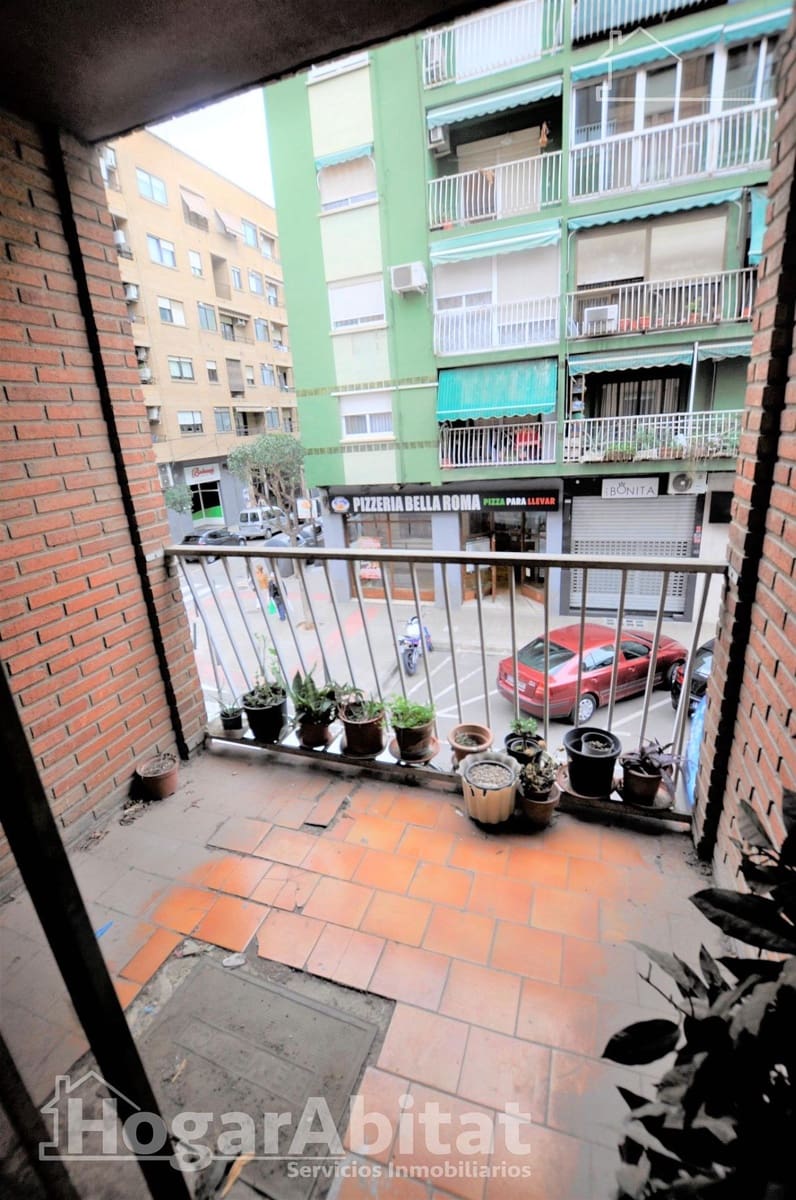 4 bedroom Flat for sale in Mislata - € 270,000 (Ref: 9599607)