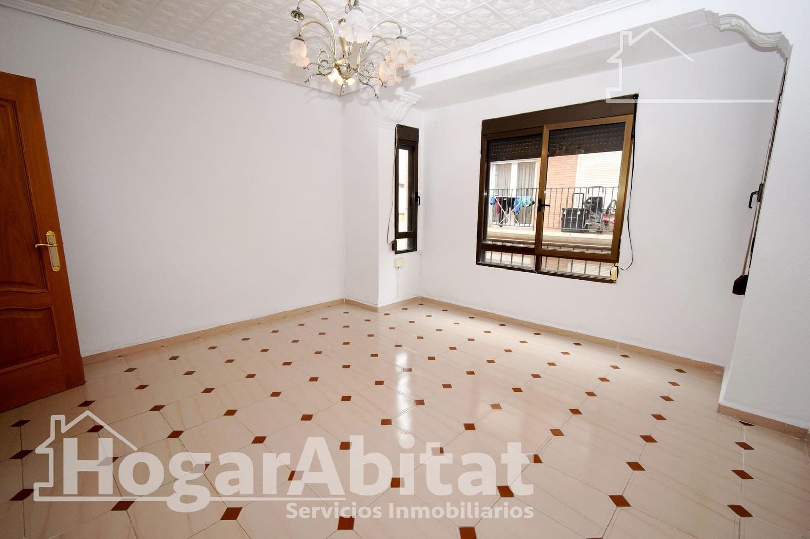 4 bedroom Flat for sale in Valencia city - € 265,000 (Ref: 9605042)