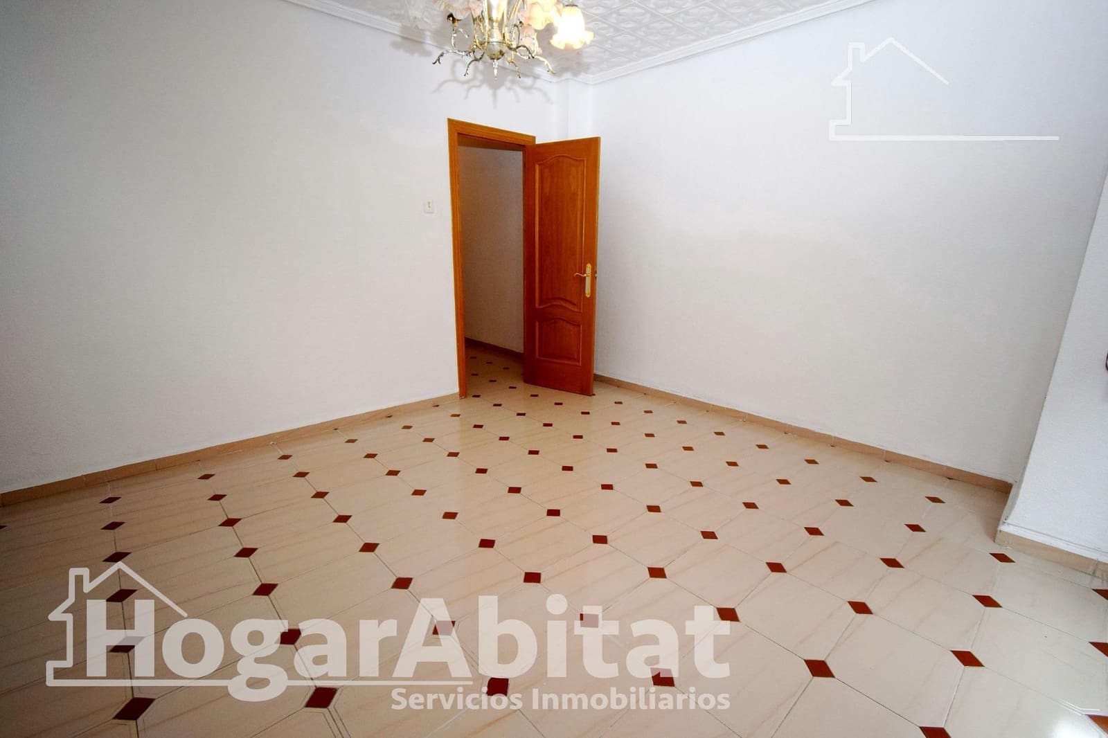 4 bedroom Flat for sale in Valencia city - € 265,000 (Ref: 9605042)