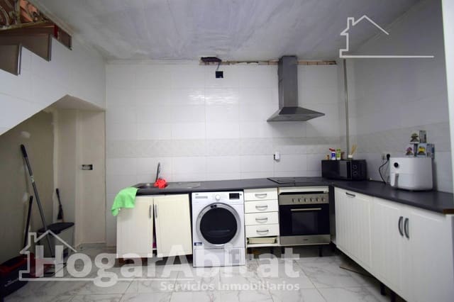 4 bedroom Townhouse for sale in Llíria - € 160,000 (Ref: 9605048)