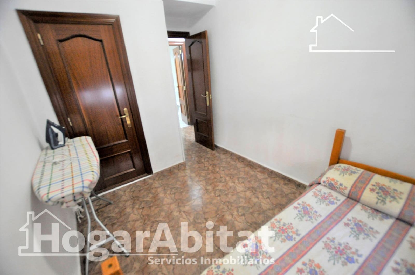 5 bedroom Flat for sale in Manises - € 215,000 (Ref: 9611585)