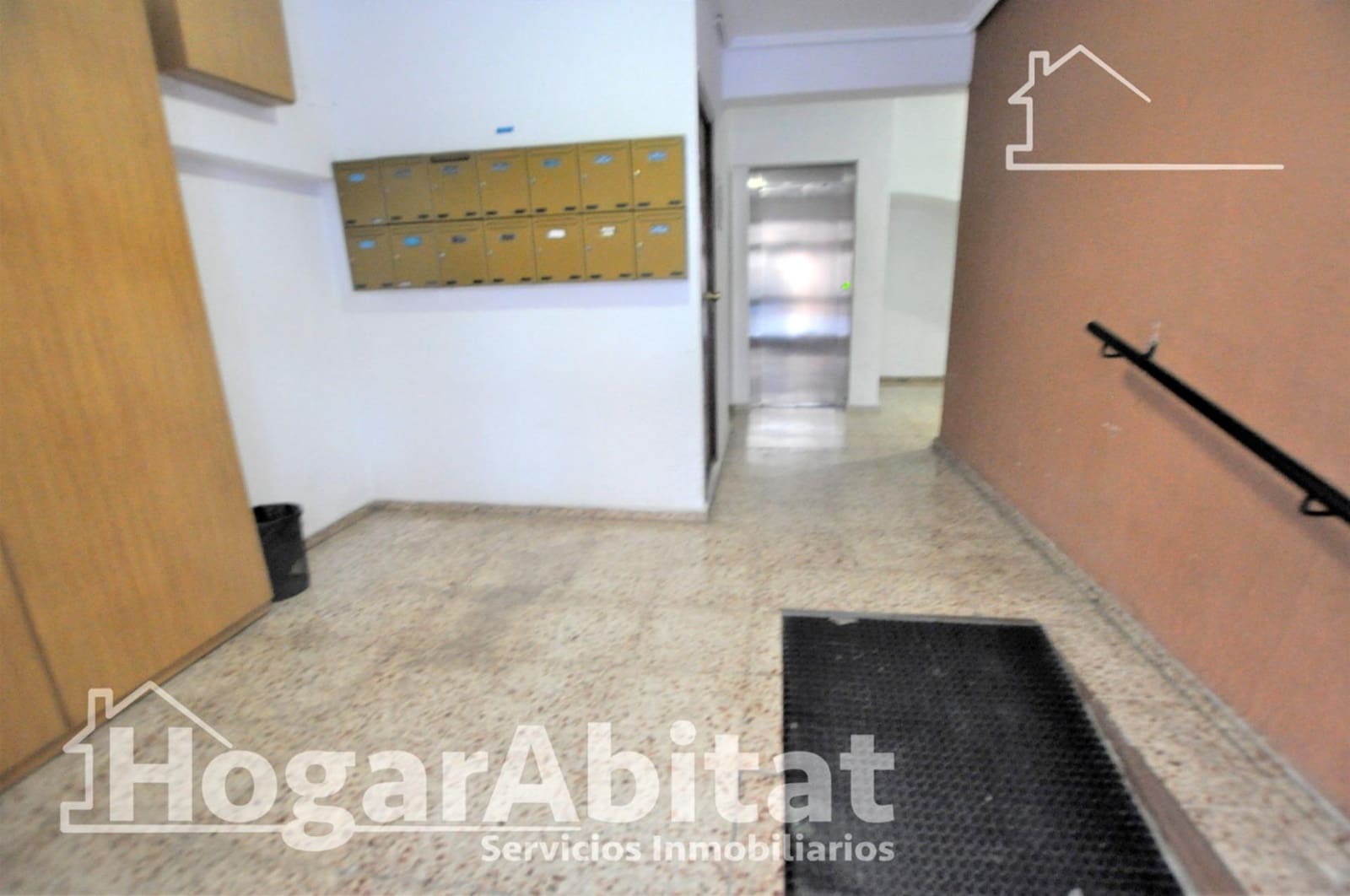 5 bedroom Flat for sale in Manises - € 215,000 (Ref: 9611585)