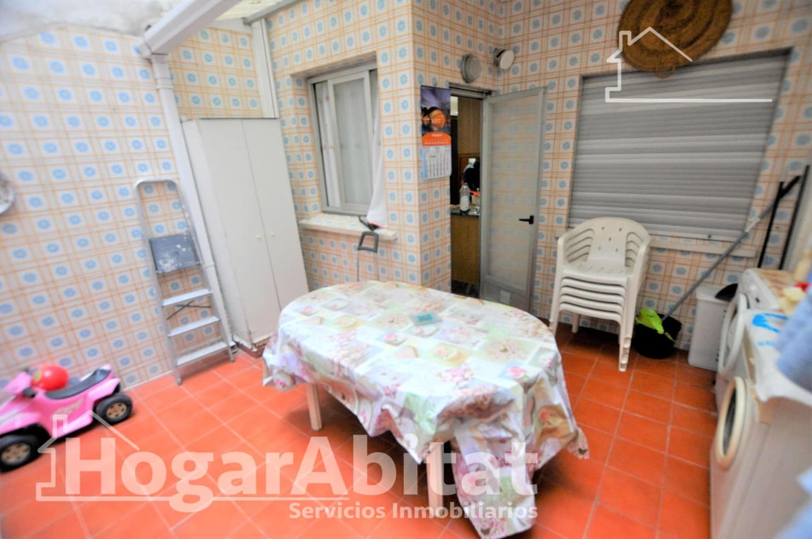 5 bedroom Flat for sale in Manises - € 215,000 (Ref: 9611585)