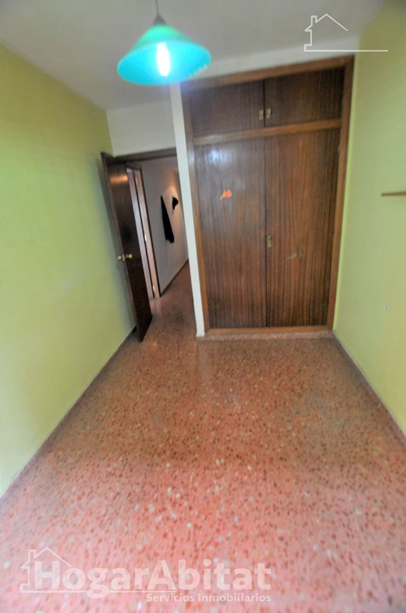 4 bedroom Flat for sale in Mislata - € 260,000 (Ref: 9611588)