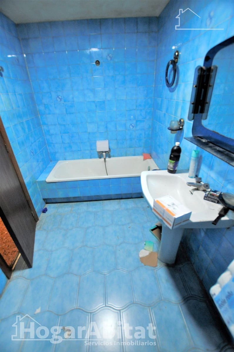 4 bedroom Flat for sale in Mislata - € 260,000 (Ref: 9611588)