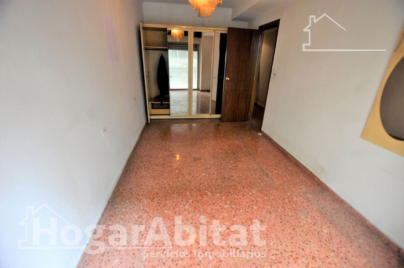 4 bedroom Flat for sale in Mislata - € 260,000 (Ref: 9611588)