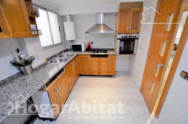 3 makuuhuone Asunto myytävänä paikassa Torrefiel, Valencia kaupunki - 240 000 € (Ref: 9611590)