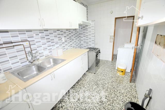4 bedroom Flat for sale in Mestalla, Valencia city - € 375,000 (Ref: 9615543)