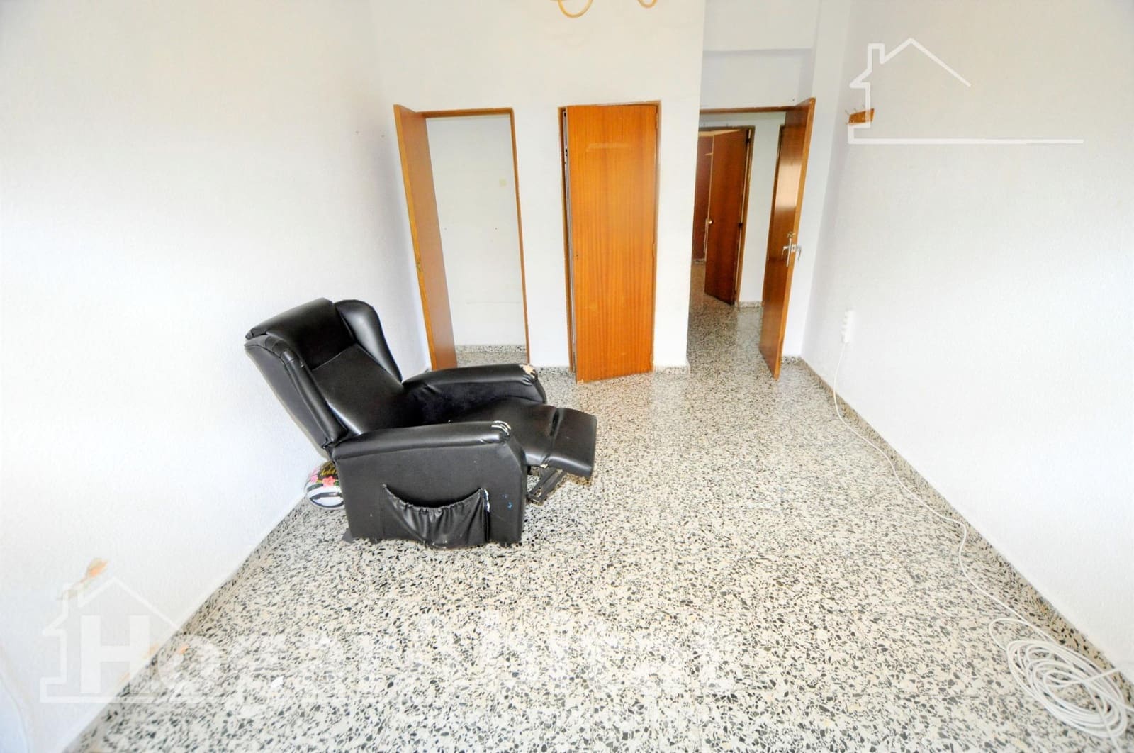 4 bedroom Flat for sale in Valencia city - € 375,000 (Ref: 9615543)