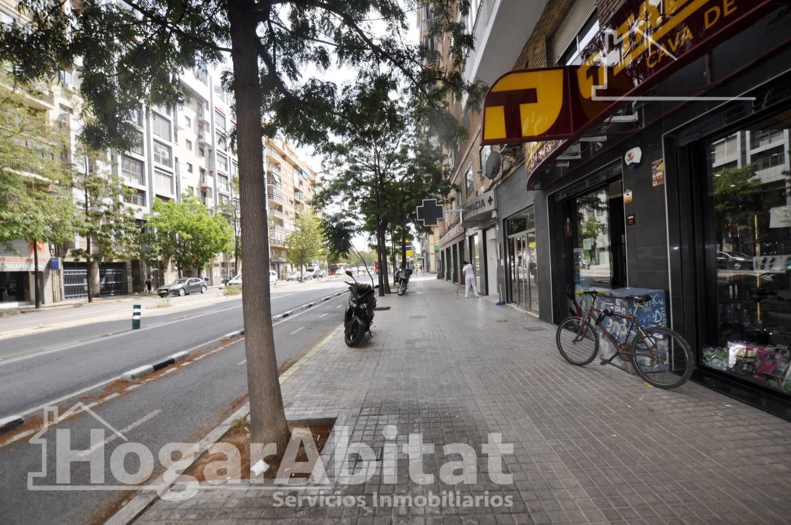 4 bedroom Flat for sale in Valencia city - € 375,000 (Ref: 9615543)
