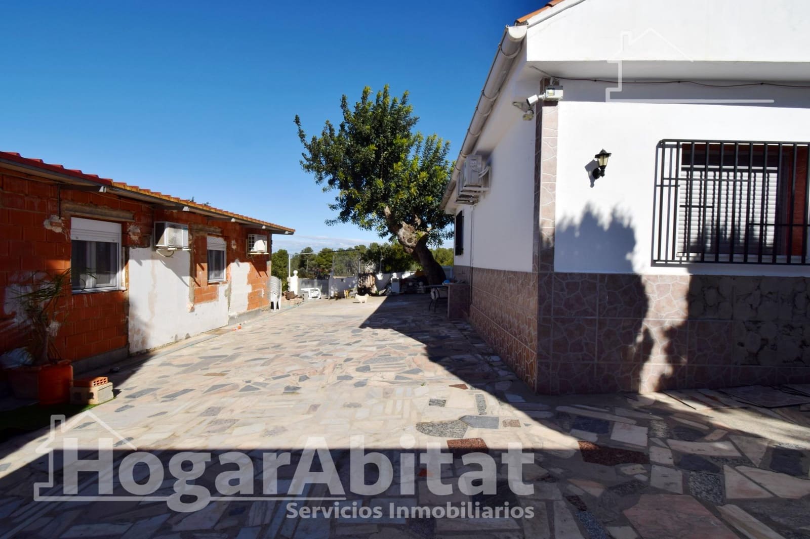 7 sypialnia Willa na sprzedaż w Turis z basenem garażem - 450 000 € (Ref: 9615547)